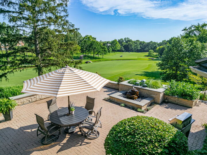Property Photo:  5 Hillburn Court  IL 60010 