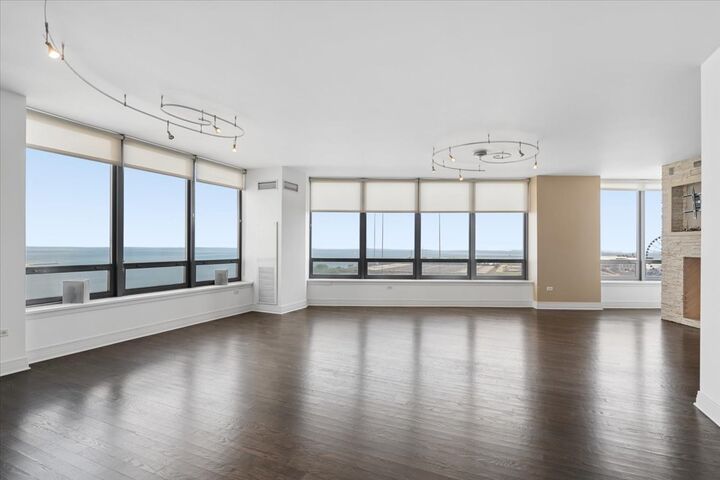 Property Photo:  600 N Lake Shore Drive 1305  IL 60611 