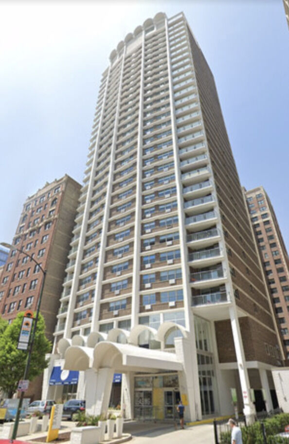Property Photo:  420 W Belmont Avenue 21F  IL 60657 