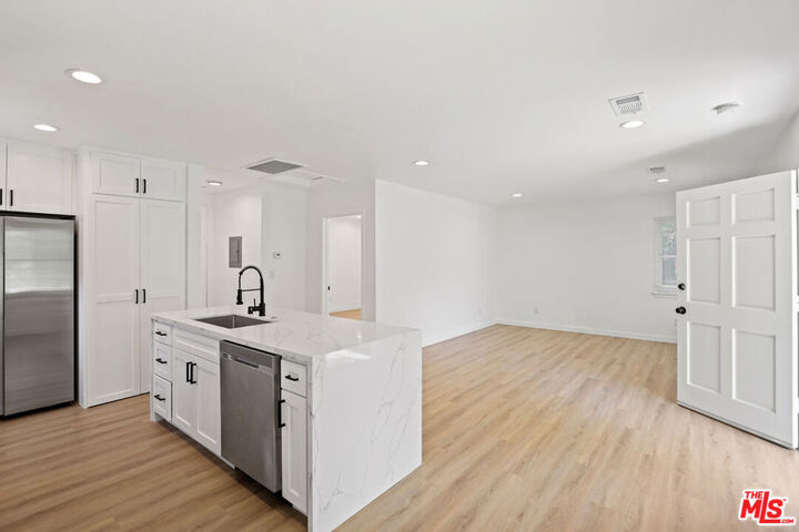 Property Photo:  1940 Cloverfield Blvd C  CA 90404 