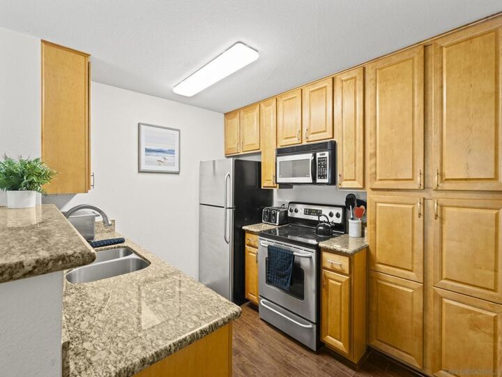 Property Photo:  1970 Columbia St 312  CA 92101 
