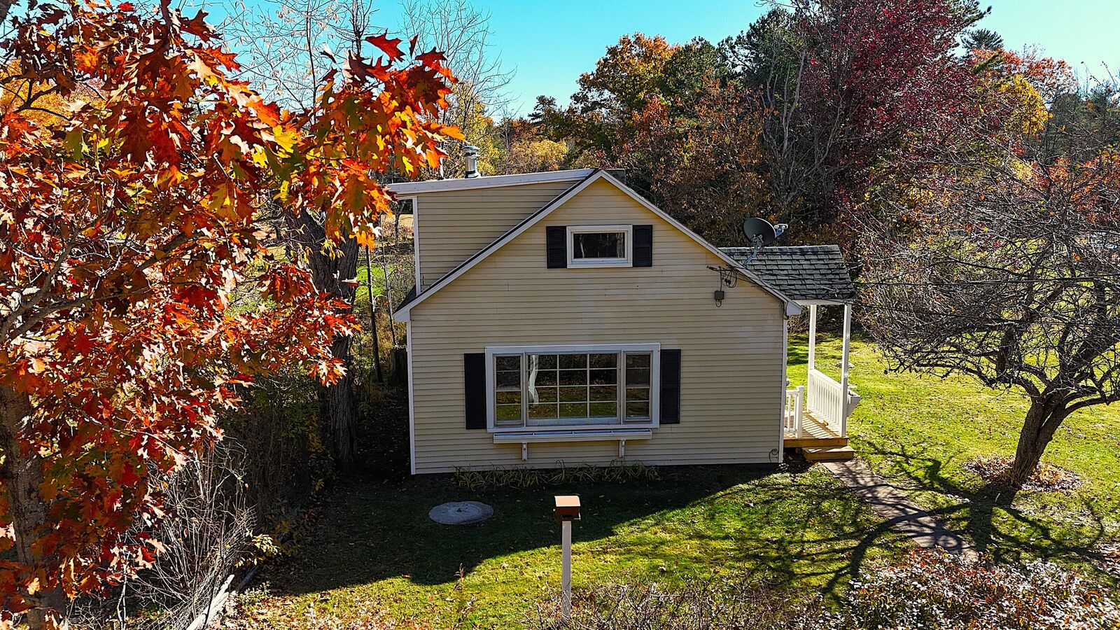 Property Photo:  52 Country Club 2 Road  ME 04073 