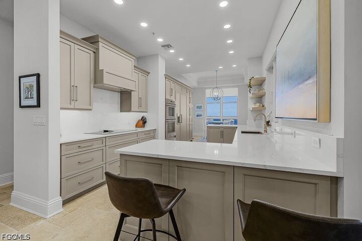 Property Photo:  14220 Royal Harbour Court 1008  FL 33908 