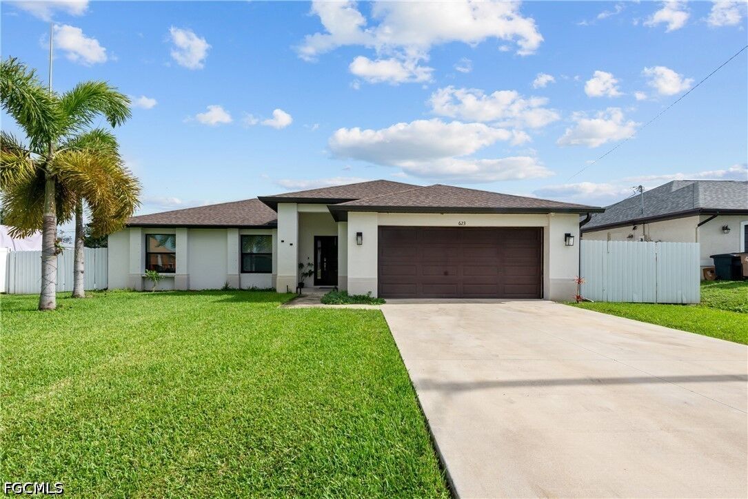 Property Photo: 623 SE 3rd Street FL 33990