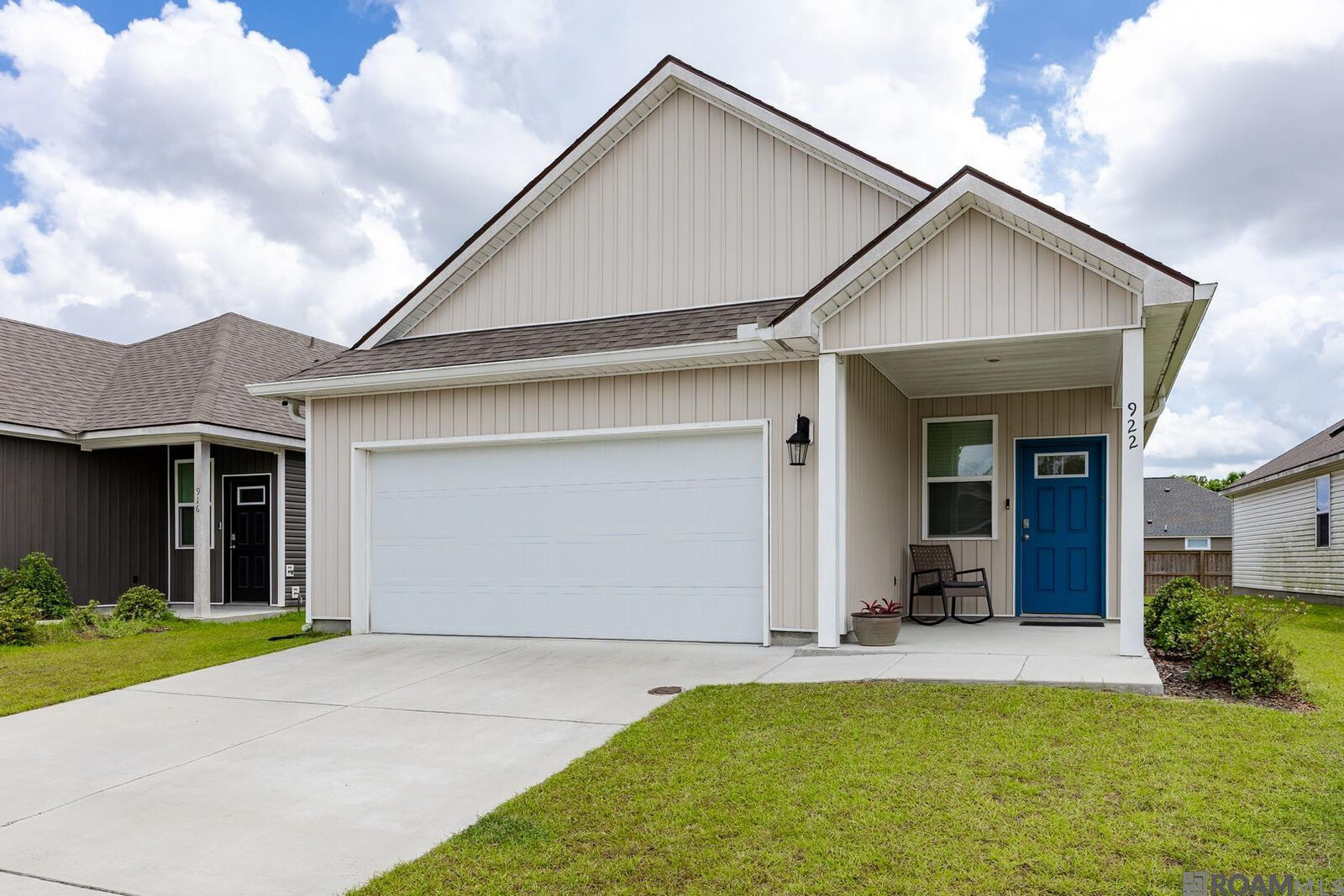 Property Photo: 922 Drago Dr LA 70820