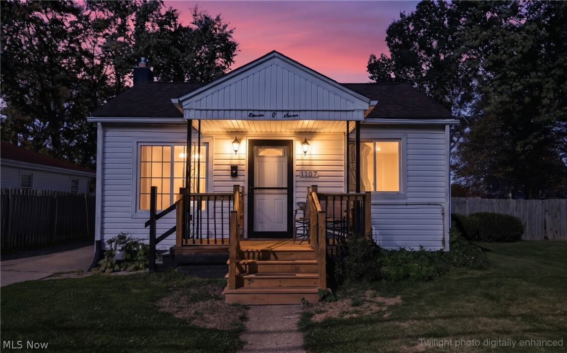 Property Photo:  1107 Wyley Avenue  OH 44306 