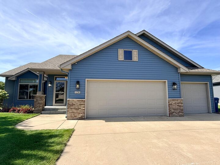 Property Photo: 1256 Osauka Road NE MN 56379