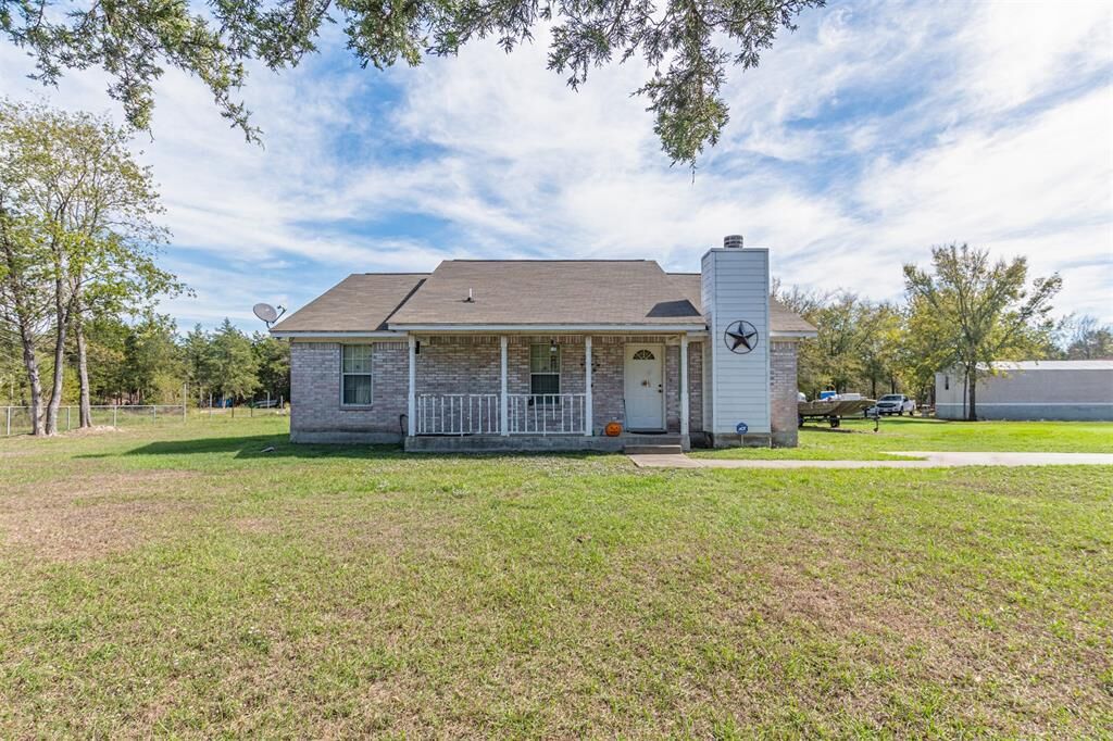 Property Photo: 2601 W County Road 3306 TX 75402