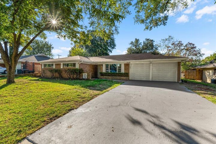 Property Photo:  209 Cotillion Road  TX 76134 