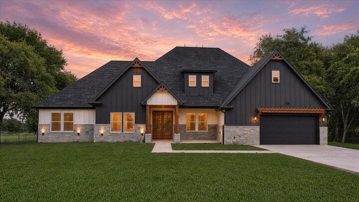 Property Photo: 8232 Money Lane TX 76126
