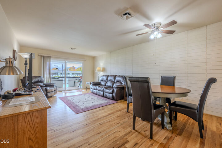 Property Photo: 737 Stevens Street 205 OR 97504
