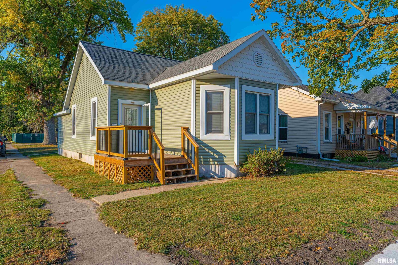 Property Photo: 401 N Hamilton Street IL 62656