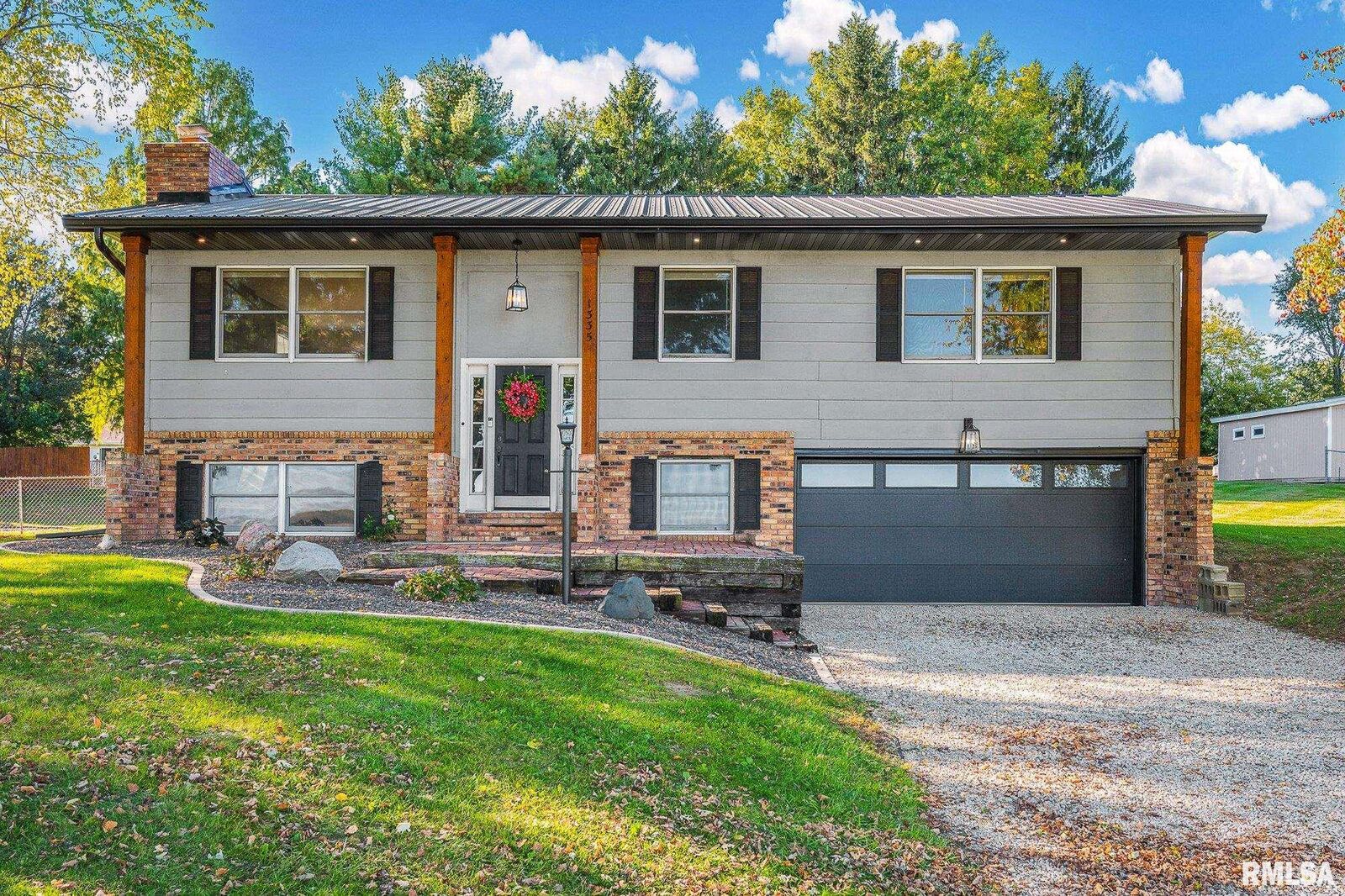 Property Photo: 1335 Douglas Road IL 61548