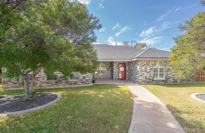 Property Photo: 2608 Keswick Cove TX 79705
