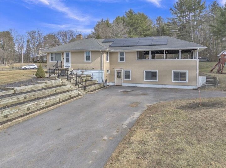 Property Photo: 109 North Brookfield Rd 2 MA 01005