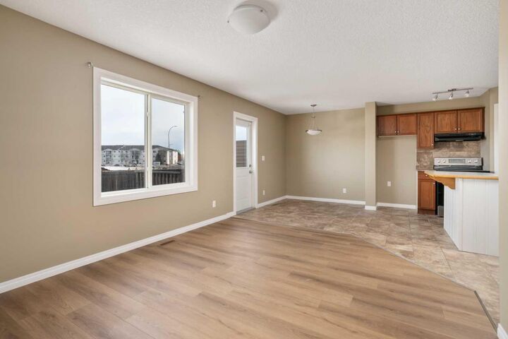 Property Photo:  6802 50 Avenue 6  AB T4V 5C7 
