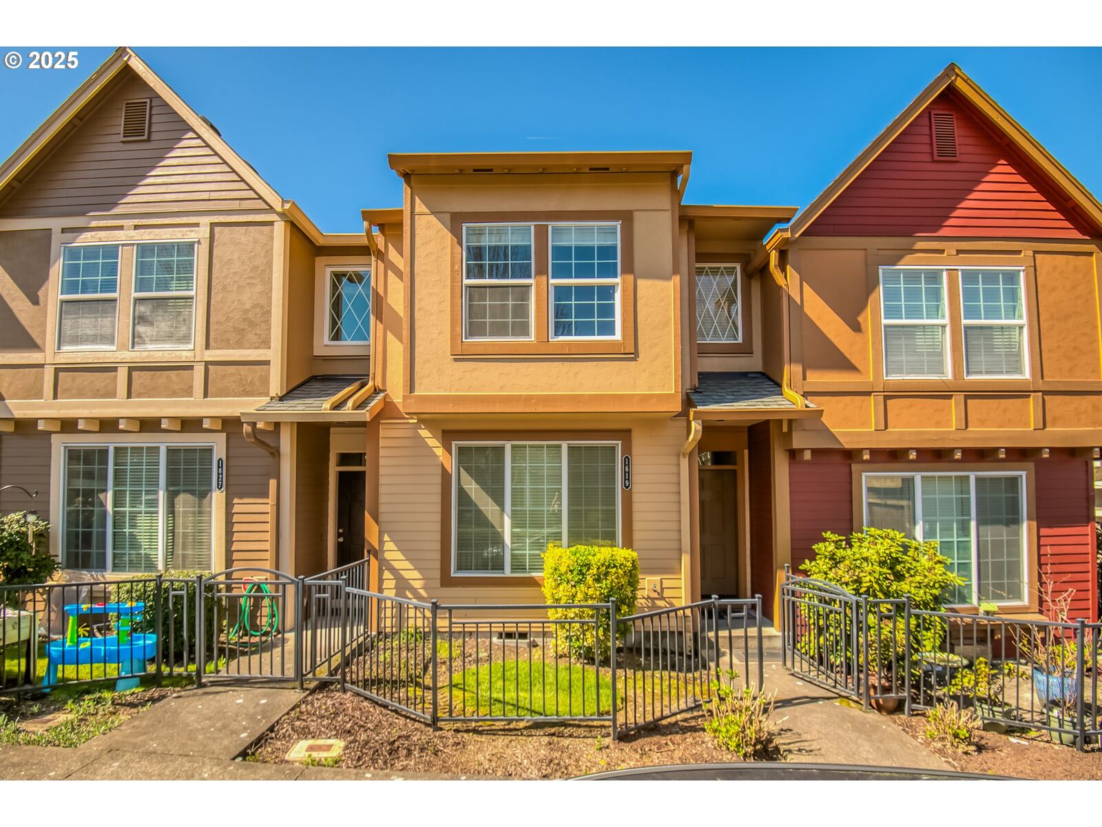 Property Photo: 1619 SW San Mateo Ter OR 97003