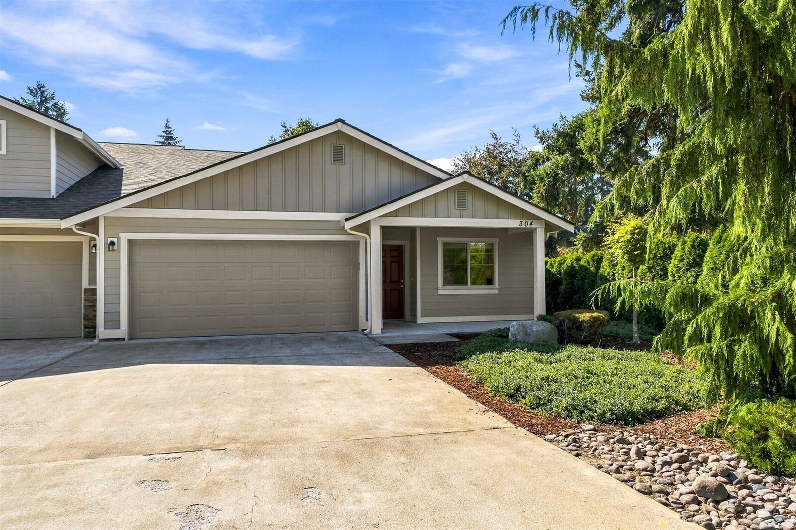 Property Photo: 304 154th St E WA 98445