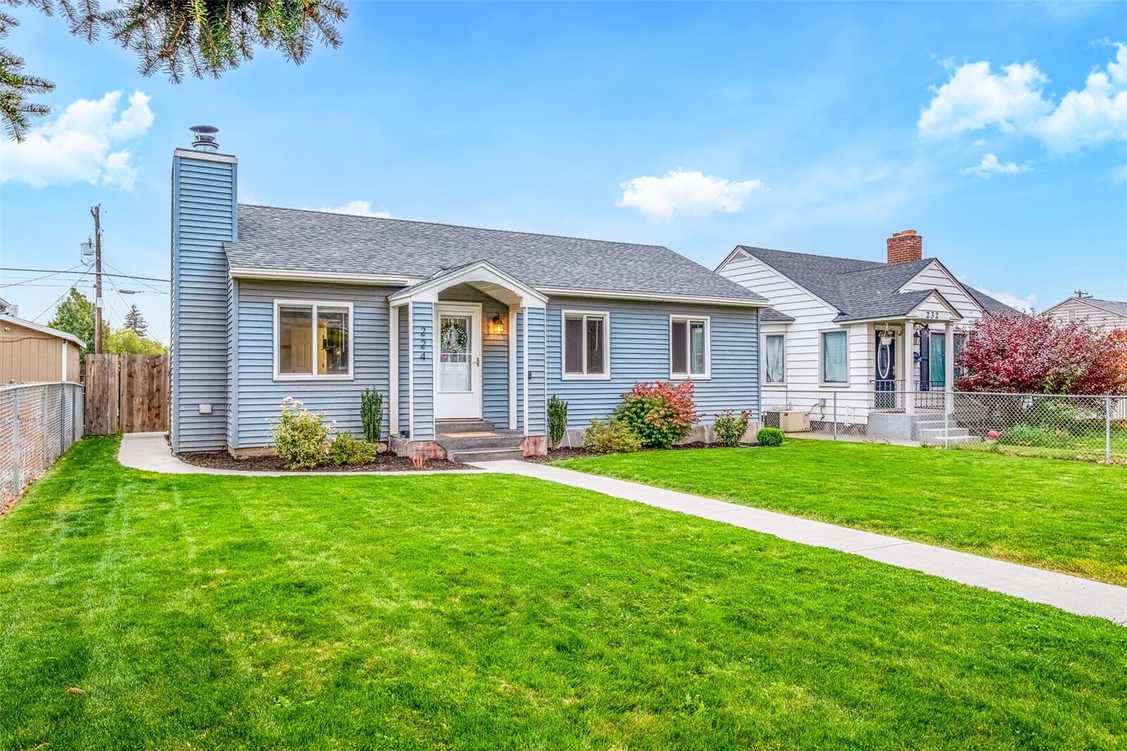 Property Photo:  224  E Street SW  WA 98823 
