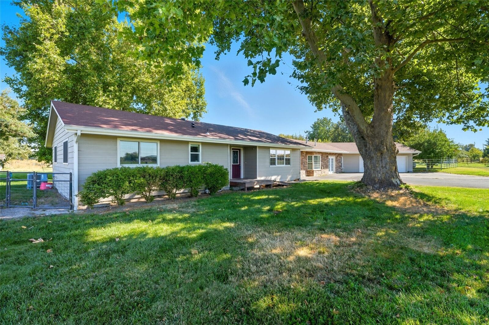 Property Photo: 85327 Highway 339 OR 97862