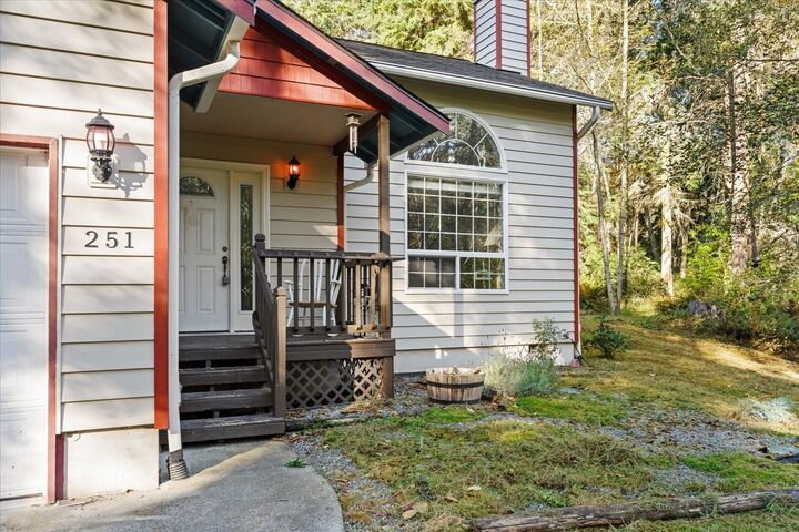 Property Photo:  251 E Troxell Road  WA 98277 