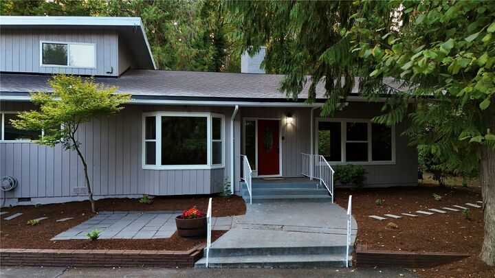 Property Photo: 2918 Glenwood Drive WA 98632