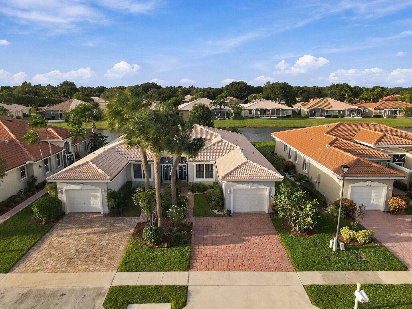 Property Photo:  5815 Island Reach Lane  FL 33437 