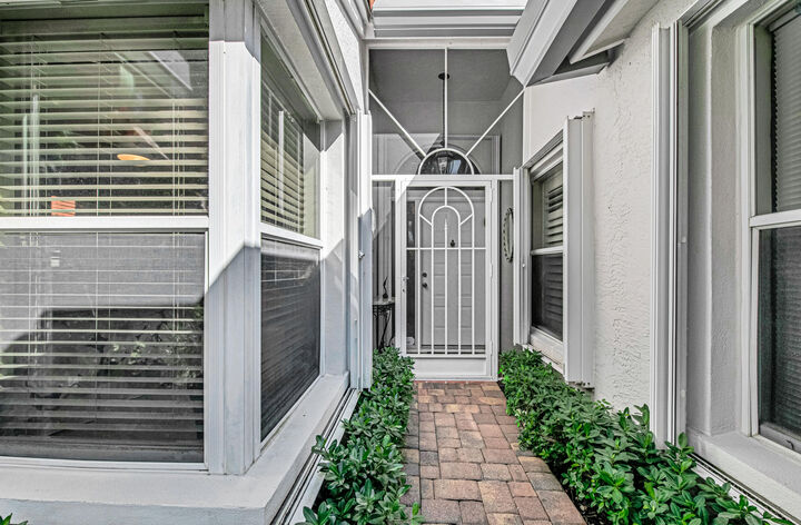 Property Photo:  7569 Island Breeze Terrace  FL 33437 
