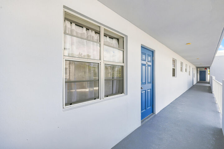 Property Photo:  1810 New Palm Way 316  FL 33435 