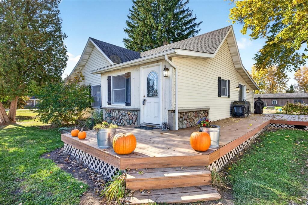 Property Photo: 3522 9 Mile Road MI 49340
