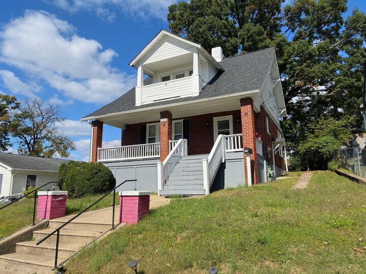 Property Photo:  310 Maddock Ave NE  VA 24012 