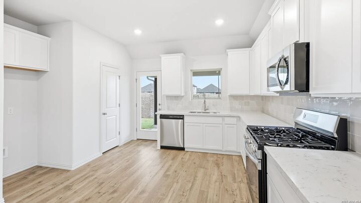 Property Photo: 2237 Declivity TX 78245