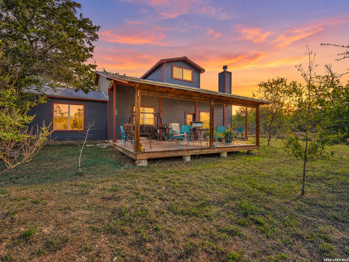 Property Photo: 247 Live Oak Rdg TX 78003