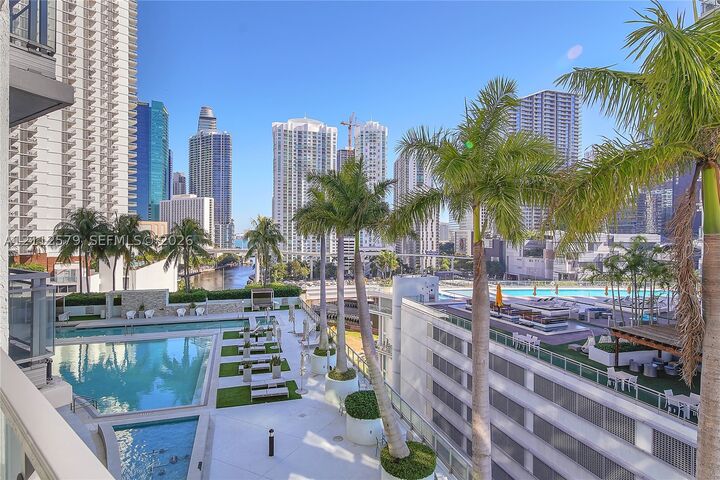 Property Photo: 90 SW 3rd St 1213 FL 33130