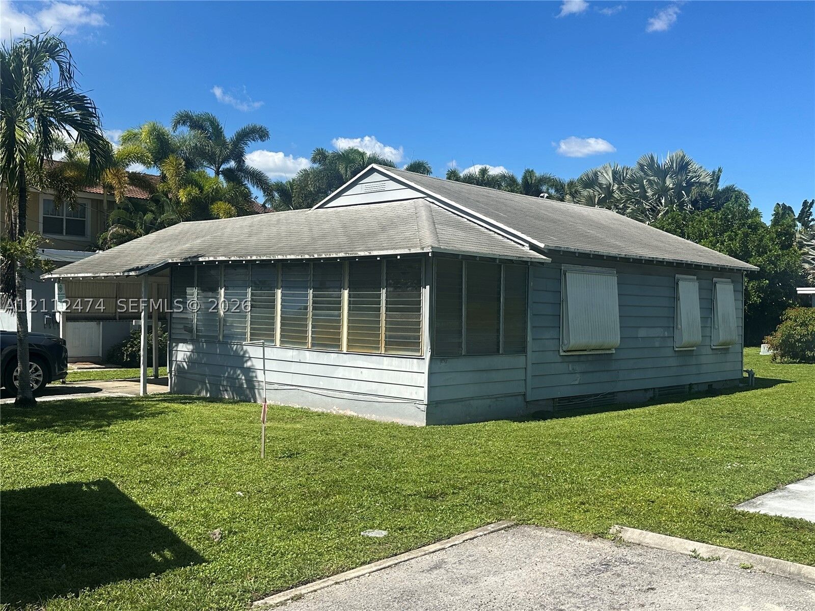 Property Photo: 1271 NE 32nd St 1279 FL 33334