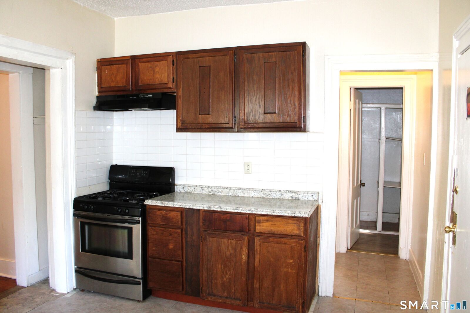 Property Photo:  84 Henry Street 1  CT 06511 