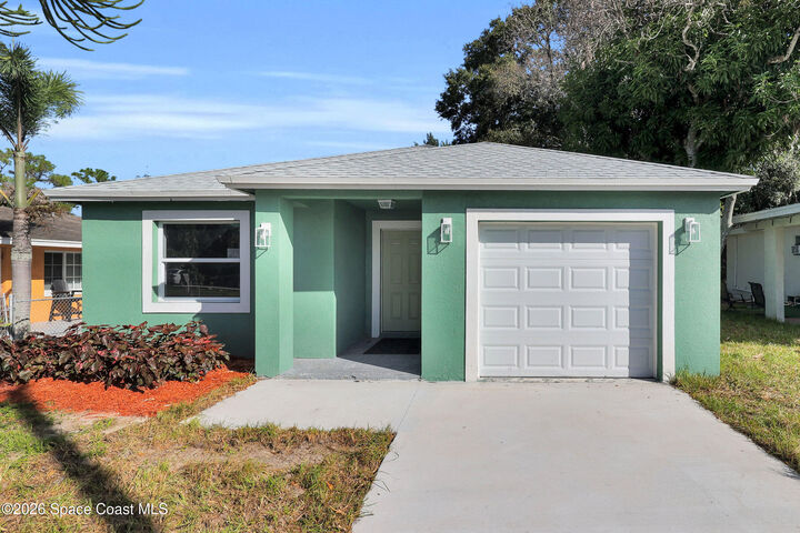 Property Photo: 2002 Avenue M FL 34950