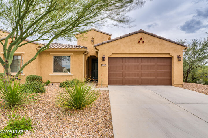 Property Photo:  1406 E Blue Granite Drive  AZ 85614 