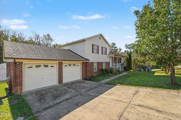 Property Photo: 8821 Tibs Run NC 28314