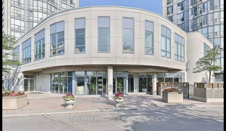 Photo de la propriété: 2550 Lawrence Avenue E 721 ON M1P 4Z3