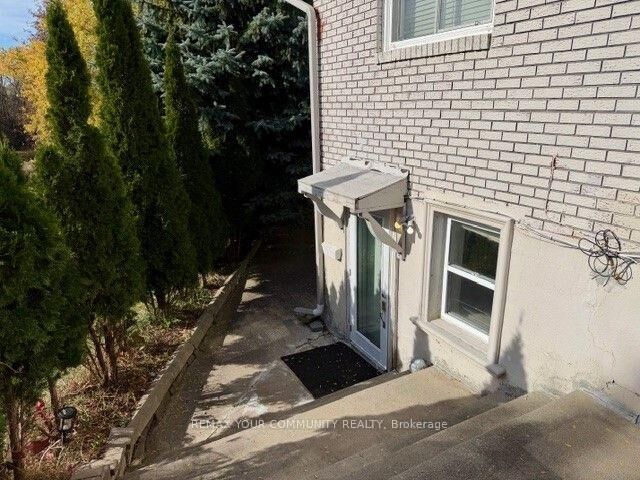 Property Photo:  15500 Leslie Street Lower Level  ON L4G 7C4 