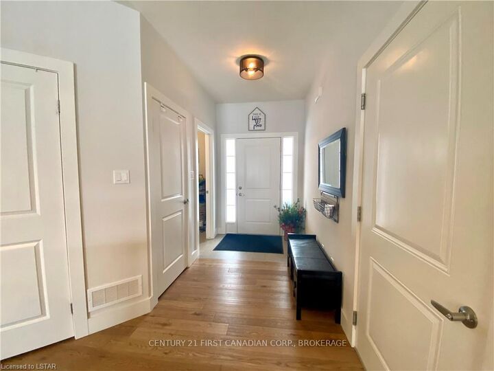 Property Photo: 2910 Tokala Trail 33 ON N6G 0T9