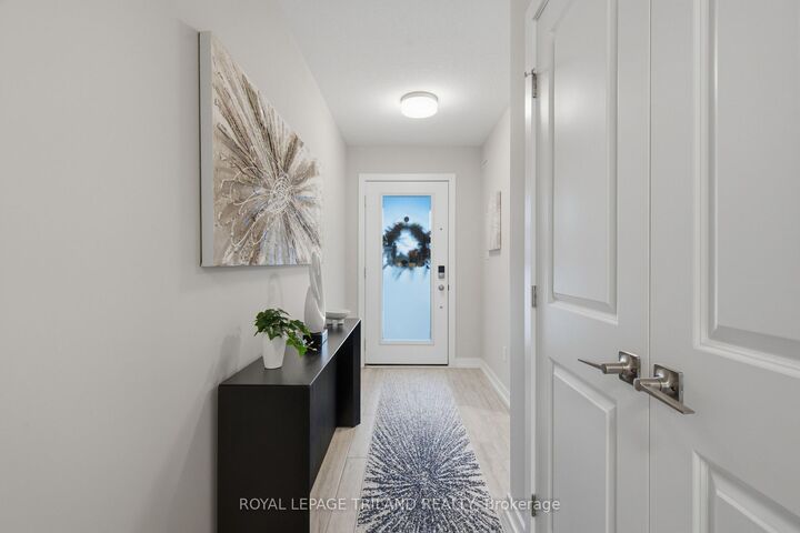 Property Photo: 58 Silverleaf Path ON N5R 0N6