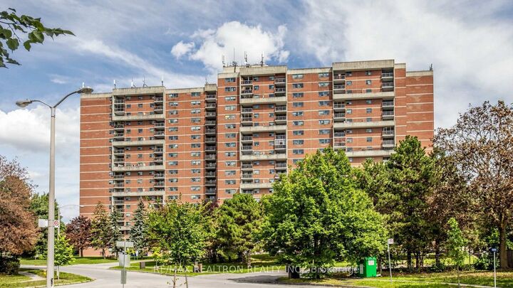 Property Photo: 100 Wingarden Court 1415 ON M1B 2P4