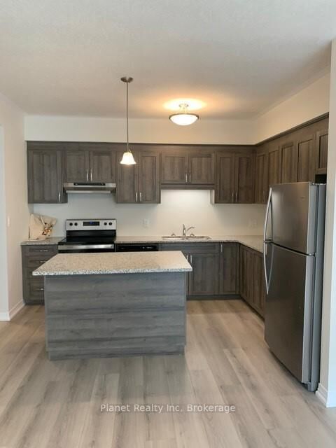 Property Photo:  261 Woodbine Avenue 67  ON N2R 0S7 