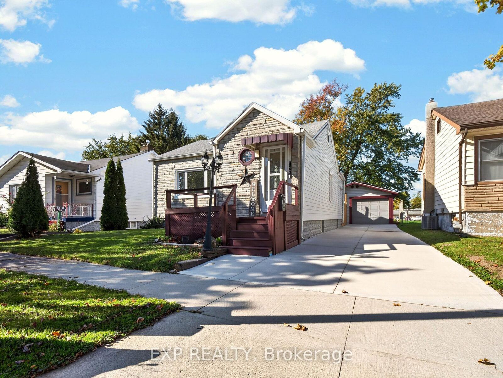Property Photo: 147 Dover Road ON L3B 2V1