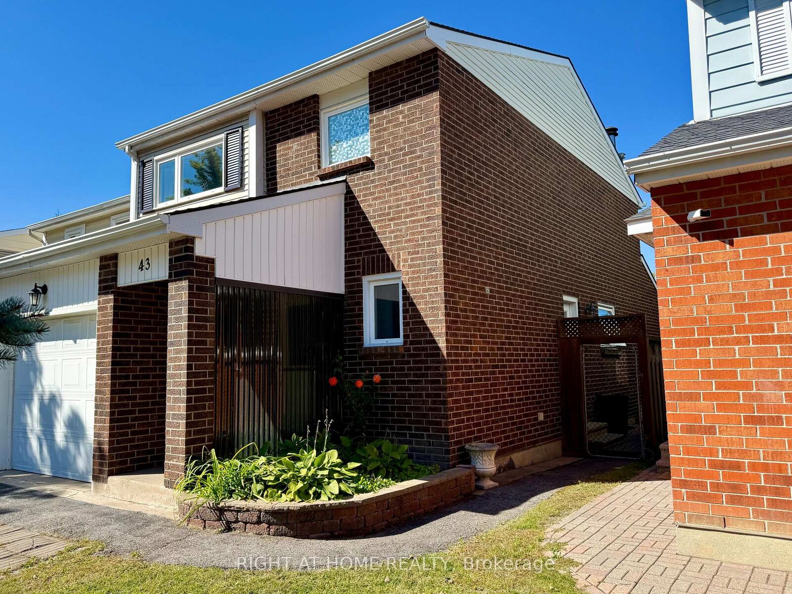 Property Photo: 43 Wessex Road ON K2J 1X2