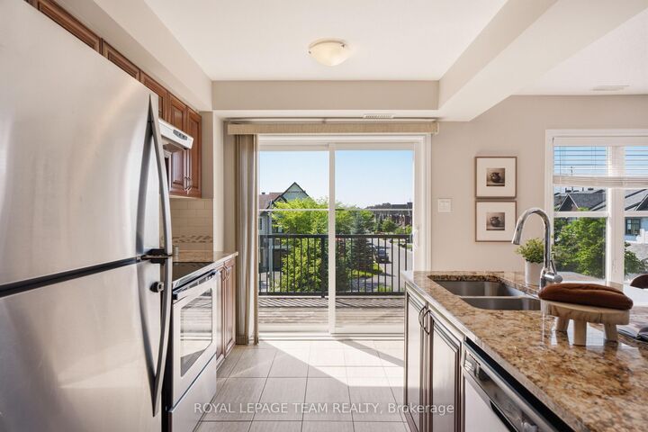 Property Photo:  528 Clearbrook Drive  ON K2J 5X5 