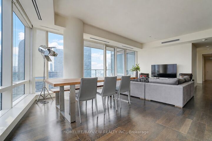 Property Photo:  180 University Avenue 3509  ON M5H 0A2 