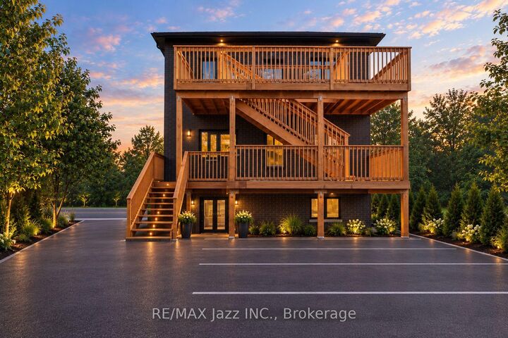Property Photo:  639 Hortop Street Main  ON L1G 4N4 